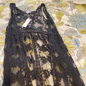 New woven heart  Black lace vest